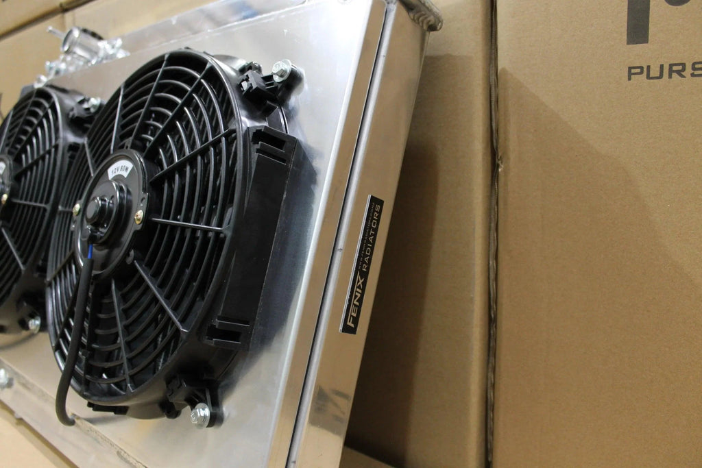 Fenix Radiators Toyota Cressida MX83 Täysalumiininen suorituskykyjäähdytin ja tuulettimen suojussarja